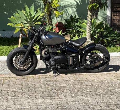 TRIUMPH BONNEVILLE BOBBER 1200 TRIUMPH BONNEVILLE BOBBER 1200